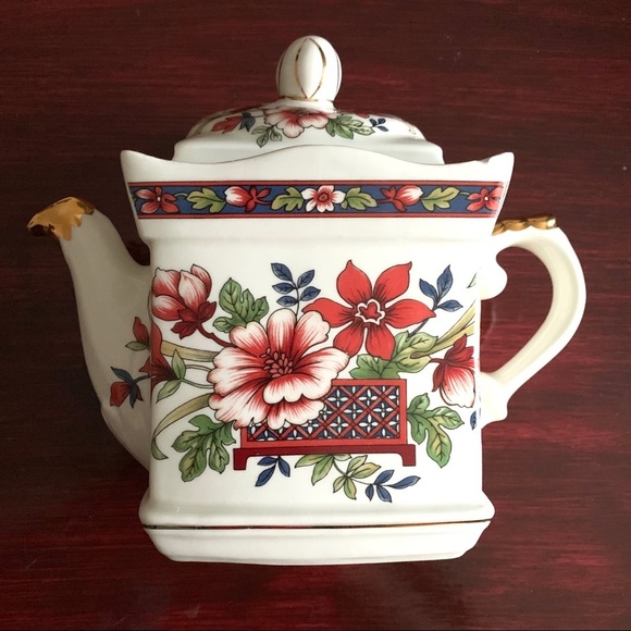 Windsor England Red Floral Square Ceramic Tea Pot - Picture 2 of 13